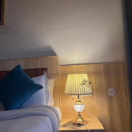 Urban Wave 2Bed Rooms By The North Edge Kasauli Kültér fotó