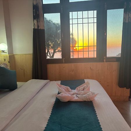 Urban Wave 2Bed Rooms By The North Edge Kasauli Kültér fotó